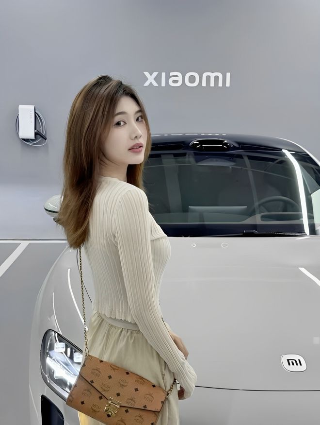 质量都这么高的吗？仙女也就长这样吧九游会J9入口小米SU7的美女车主(图7)